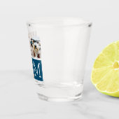 Blauw-Wit Trendy Fotocollage met Monogram Shot Glas (Rechts)