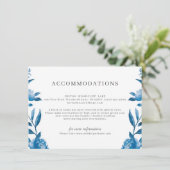 Blauw wit waterverf bloemenbruiloft accommodatie informatiekaartje (Staand voorkant)