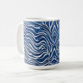 Blauw wit wervelpatroon 06 koffiemok (Voorkant links)