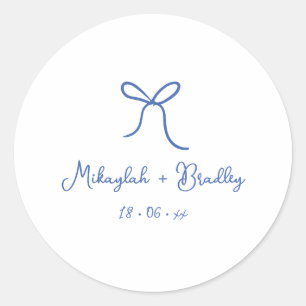 Blauw & Wit Whimsical Bow Gepersonaliseerde bruilo Ronde Sticker