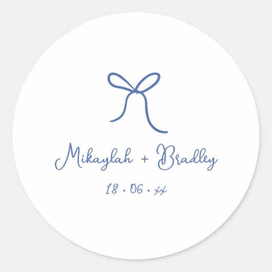 Blauw & Wit Whimsical Bow Gepersonaliseerde bruilo Ronde Sticker (Voorkant)
