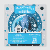 Blauw-wit winterwonderland herbergt Wereldbol Magnetische Uitnodiging (Voorkant)