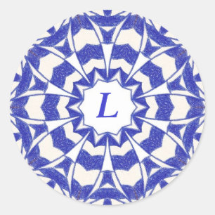 Blauw-witte Abstracte bloemblaadjes Monogram Stick Ronde Sticker