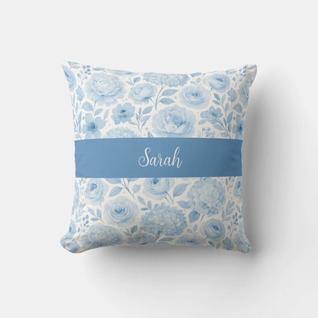 Blauw Witte Aquarel Bloemige Monogram Naam Kussen (Voorkant)
