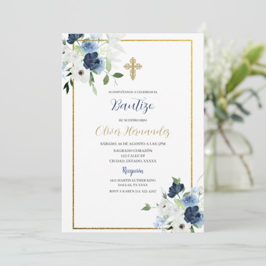 Blauw-witte bloem Bautizo Spaans Uitnodigen Kaart (Staand voorkant)