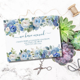 Blauw Witte Bloem Bloemen Script Verhuizen  Aankondigingskaart