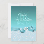 Blauw/Witte Bloem & Boog Verjaardag Uitnodigen Kaart (Voorkant)