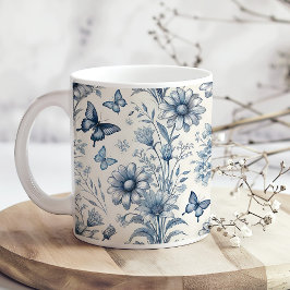 Blauw-witte  bloemen en vlinderkoffie koffiemok