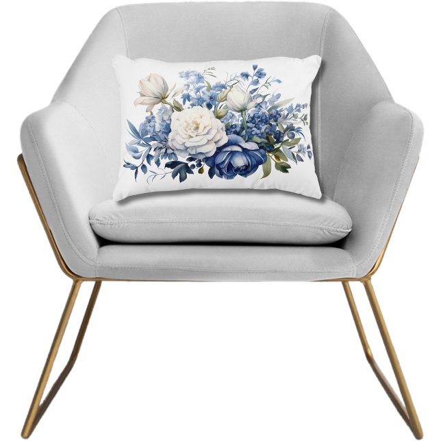 Blauw Witte Bloemige Bloemen Waterverf Elegant  Accent Kussen (Blue White Floral Flowers Watercolor Accent Pillow. Lumbar Rectangular Pillow. Bedroom Pillow)