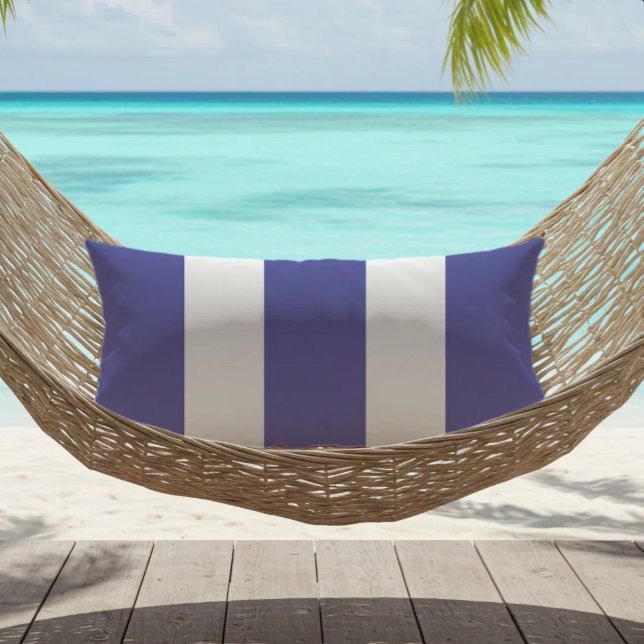 Blauw-witte cabanastrepen buiten buitenkussen (Creator heeft geüpload)