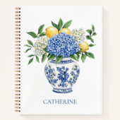 Blauw-witte Chinoiserie vaas met hortensia's Notitieboek (Voorkant)