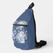 BLAUW-WITTE HANDGETEKENDE BLOEMEN SLING BAG (Rechterhoek)