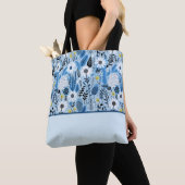 Blauw-witte madeliefjes en bladeren, kleurenblok tote bag (Dichtbij)