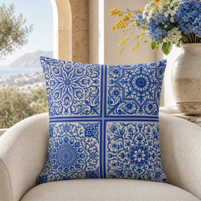 Blauw Witte Mediterraanse Tegel Botanisch Patroon Kussen (Creator heeft geüpload)