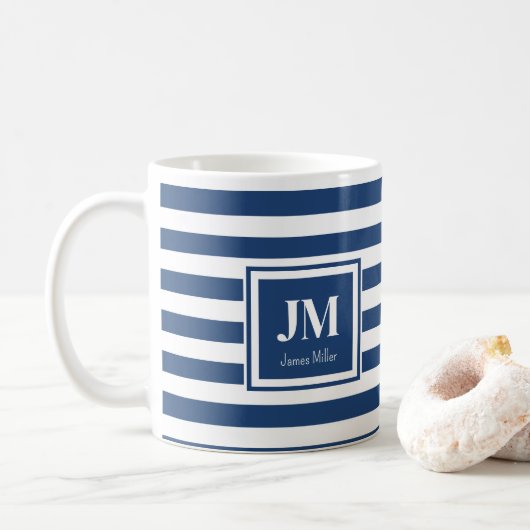 Blauw-witte nautische strepen Monogram Koffiemok (Met donut)