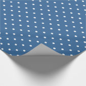 Blauw-witte Polka Dots Baby shower Cadeaupapier (Hoek)