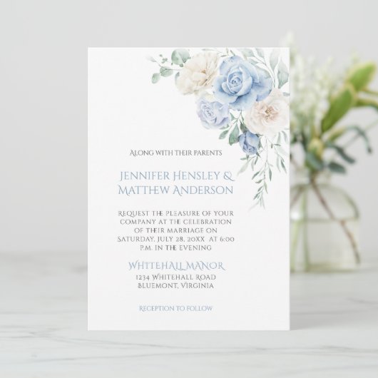 Blauw-witte rozen, pioenen bruiloft uitnodiging (Staand voorkant)
