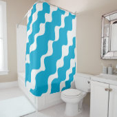 Blauw-witte schuine golven patroon douchegordijn (In situ)