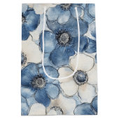 Blauw Witte Spijkerbloemen Verjaardag Medium Cadeauzakje (Achterkant)