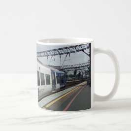 Blauw-witte trein koffiemok