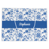 Blauw Witte Vintage Bloemige Monogram Naam Groot Cadeauzakje (Achterkant)