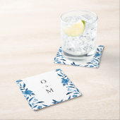 Blauw-witte waterverf bloemenbruiloft monogram kartonnen onderzetters (Insitu)