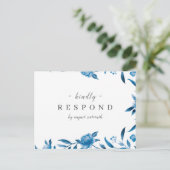 Blauw-witte waterverf bloemenbruiloft RSVP Uitnodiging Briefkaart (Staand voorkant)