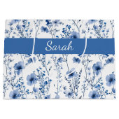 Blauw Witte Wilde Bloem Florale Monogram Naam Groot Cadeauzakje (Voorkant)