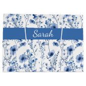 Blauw Witte Wilde Bloem Florale Monogram Naam Groot Cadeauzakje (Achterkant)