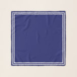 Blauw-witte zeemanskraag sjaal<br><div class="desc">Een klassieke zeilsjaal in donkerblauw met felwitte afwerking langs de randen.</div>