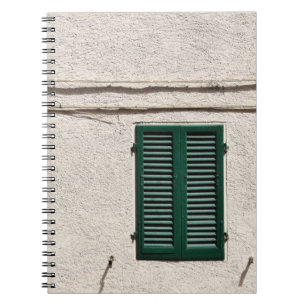 BLAUW WOODEN VENSTER WIT CONCRETE WALL NOTITIEBOEK