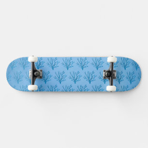 Blauw zee boomkoraalpatroon op blauwe achtergrond persoonlijk skateboard