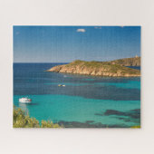 Blauw zee en lucht van Sardinië met boten en klif Legpuzzel (Horizontaal)