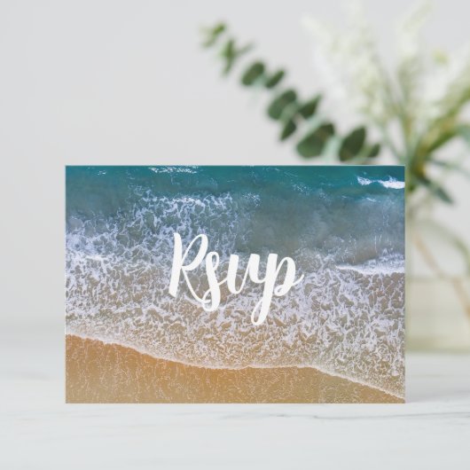 Blauw Zee strand bruiloft RSVP Kaartje (Staand voorkant)