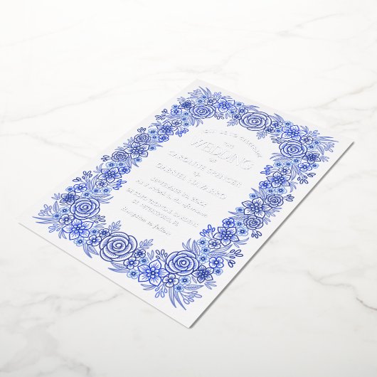 Blauw Zilver Chinoiserie Bloemen Franse bruiloft Folie Uitnodiging (Gedraaid)