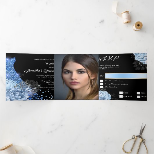 Blauw zilveren roos PHOTO quinceanera florale glit Drieluik Uitnodiging (Binnen)