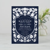 Blauw Zwaard Schild Middeleeuws Monogram Huwelijk Folie Uitnodiging (Staand Voorkant)