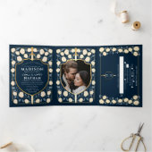 Blauw Zwaard & Schild Middeleeuwse Fantasie Bruilo Drieluik Uitnodiging (Binnen)