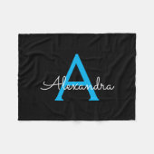 Blauw Zwarte Script Meisjesachtige Monogram Naam Fleece Deken (Voorkant (Horizontaal))