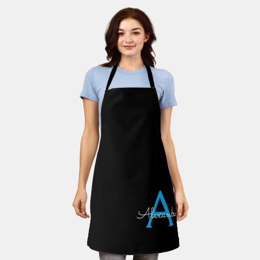 Blauw Zwarte Script Meisjesachtige Monogram Naam Schort (Gedragen)