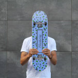 Blauwbes patroon Skateboard<br><div class="desc">Kleurrijk patroon met paarse wilde bosbessen,  gedrukt op skateboard. De tekst is klantgericht!</div>