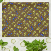 Blauwbessen met rode bladeren met vuile achtergron theedoek (Gevouwen)