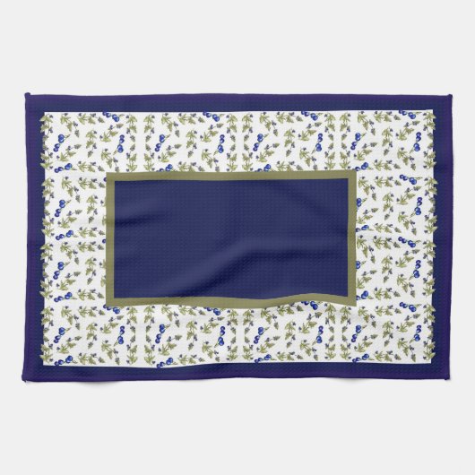 Blauwbessen op keukenhanddoek aan de wijngrens (Horizontaal)