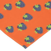 Blauwbessenvruchtpatroon op sinaasappel tafelkleed (Gekanteld)