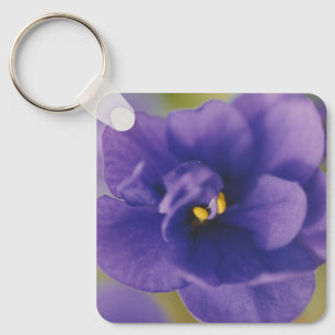 Blauwbloeiende bloem van Violet Saintpaulia Zoomed Sleutelhanger