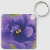 Blauwbloeiende bloem van Violet Saintpaulia Zoomed Sleutelhanger (Achterkant)