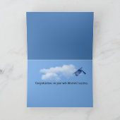 Blauwe 2025 Graduation Caps in de lucht Kaart (Binnen)