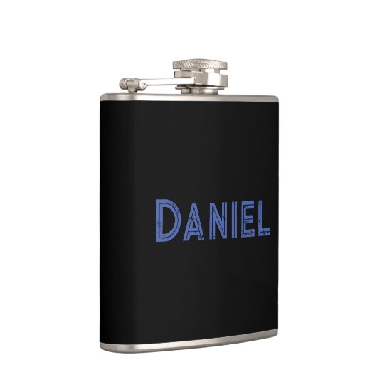 Blauwe aangepaste naam op zwart heupfles (Rechts)