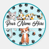 Blauwe achtergrond met Cute kittens Ronde Sticker (Voorkant)