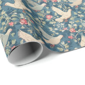 Blauwe achtergrond met een zwerm duiven en bloemen cadeaupapier (Rol Hoek)